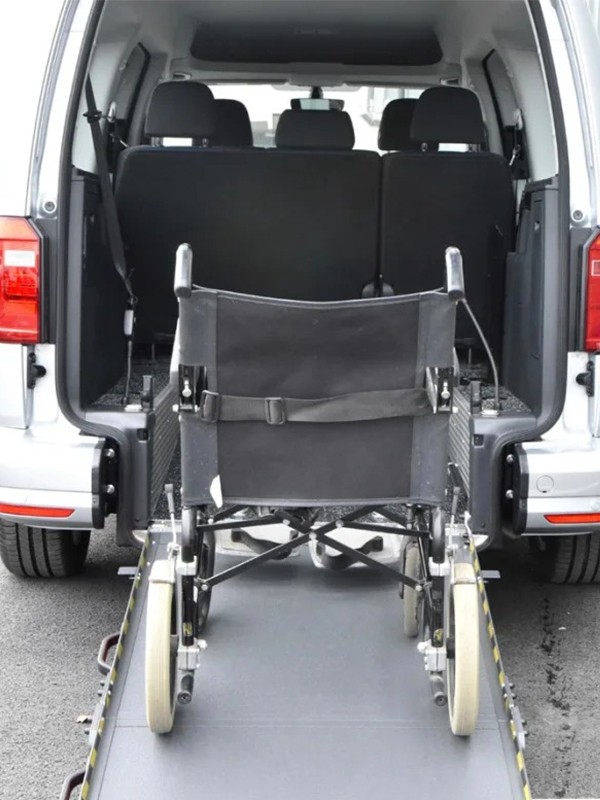 wheelchair-taxi3 wheelchair-taxi3